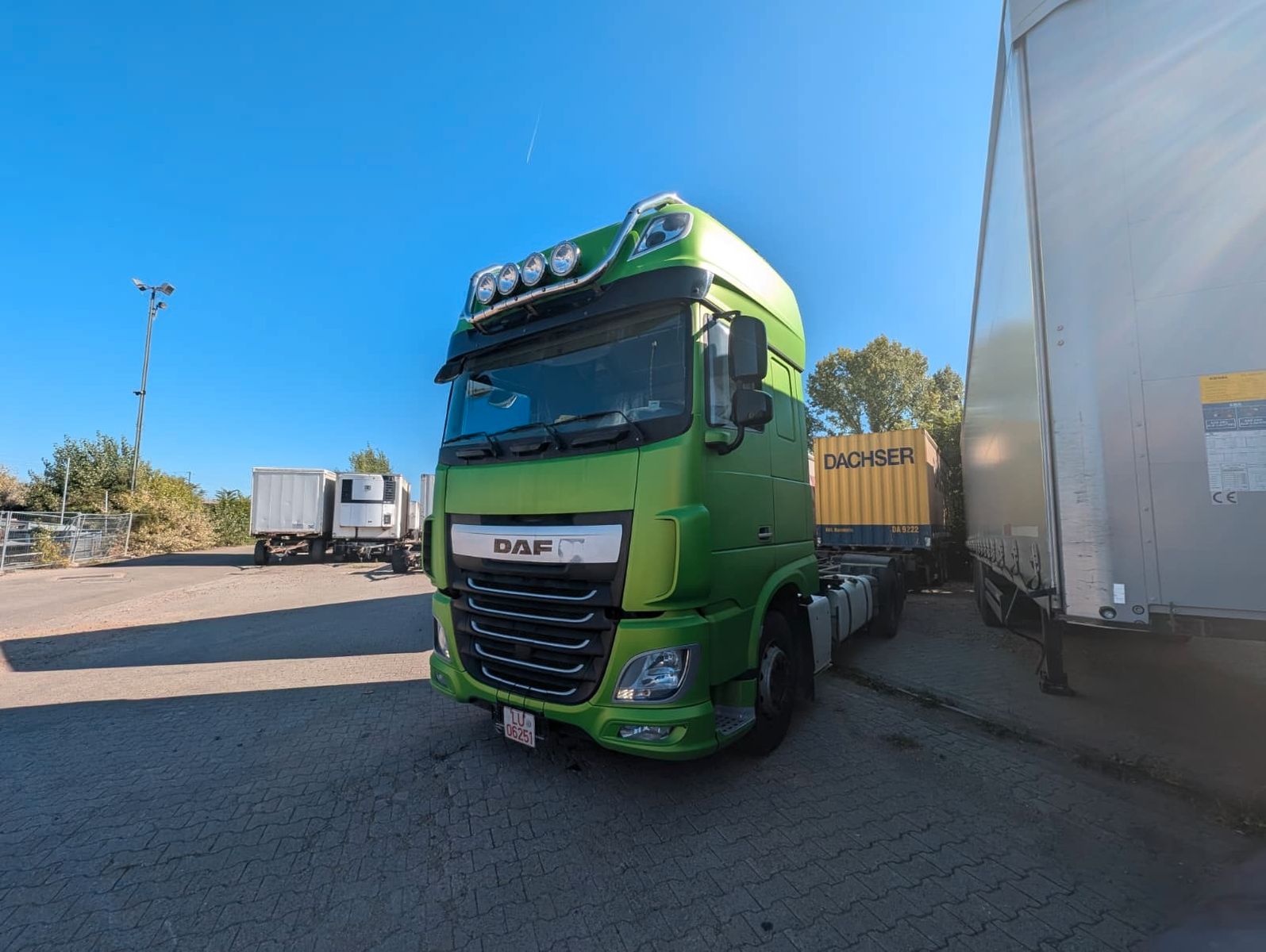 Fahrzeugabbildung DAF XF 106.460 Intarder, Multiwechsler