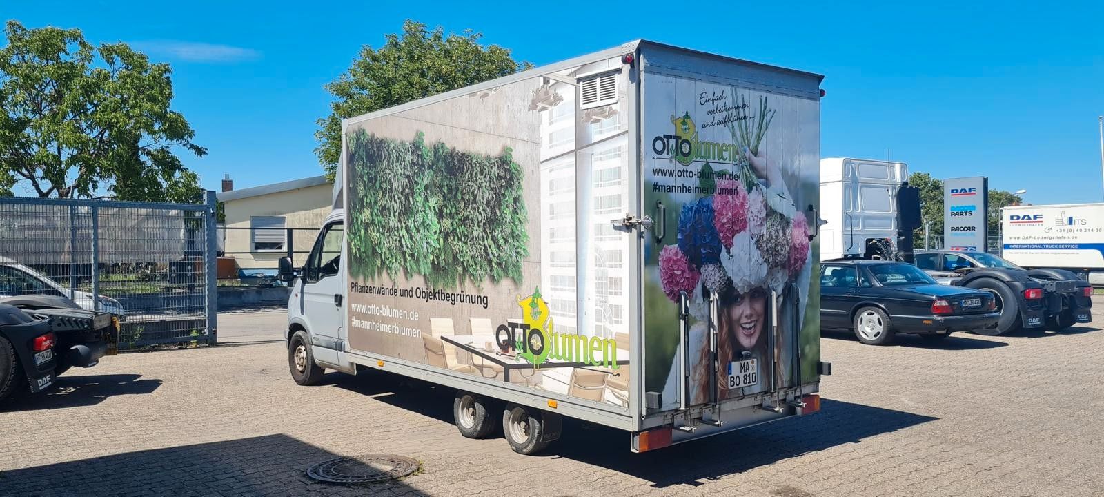 Fahrzeugabbildung Opel Blumenkoffer, Laderampe