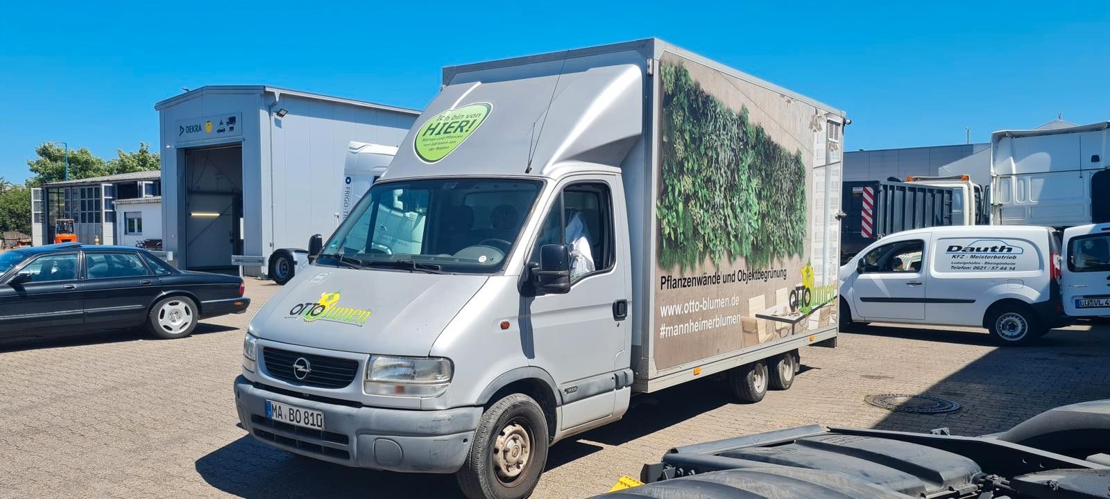 Fahrzeugabbildung Opel Blumenkoffer, Laderampe