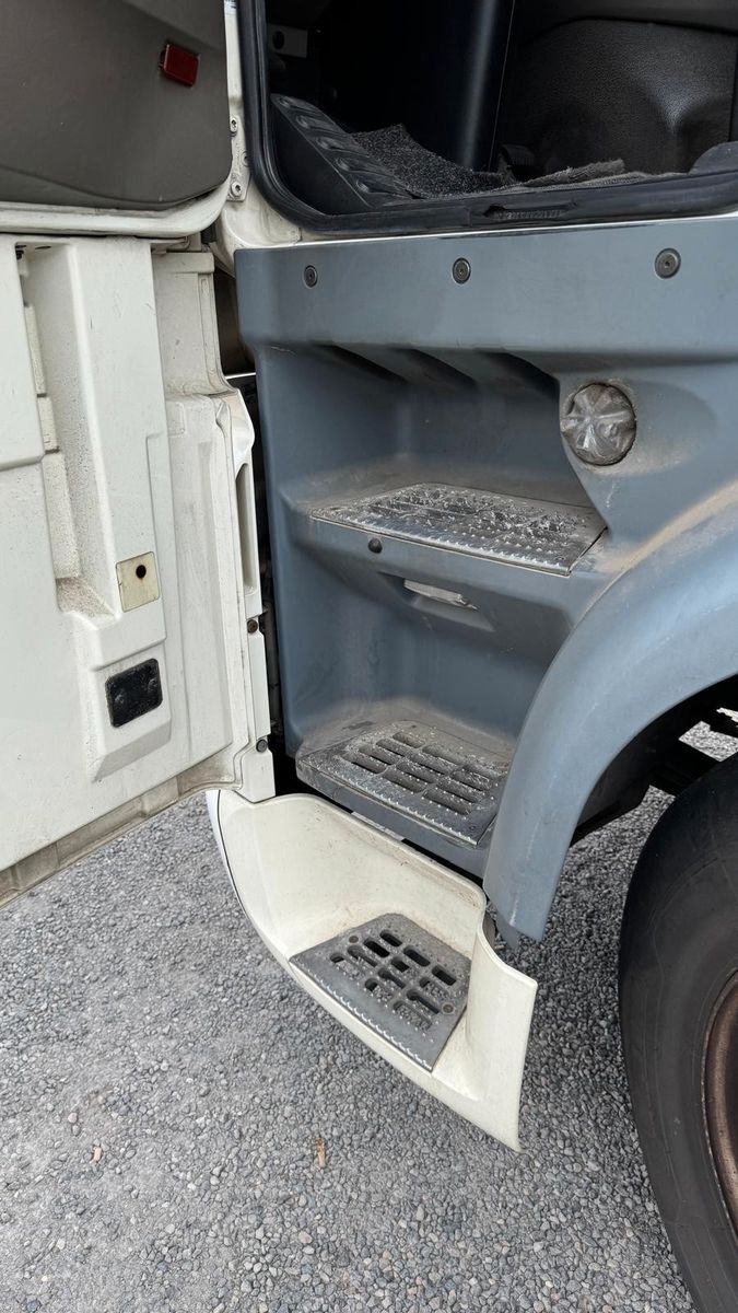 Fahrzeugabbildung DAF DAF XF 106.460 Retarder,  1. Hand, ADR