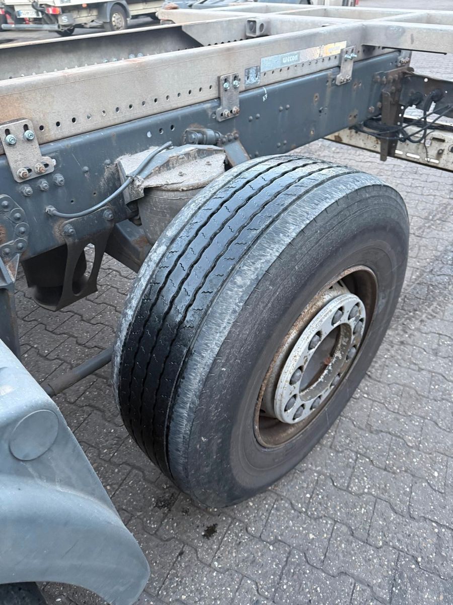 Fahrzeugabbildung DAF XF 106.460 Intarder, Fahrgestell