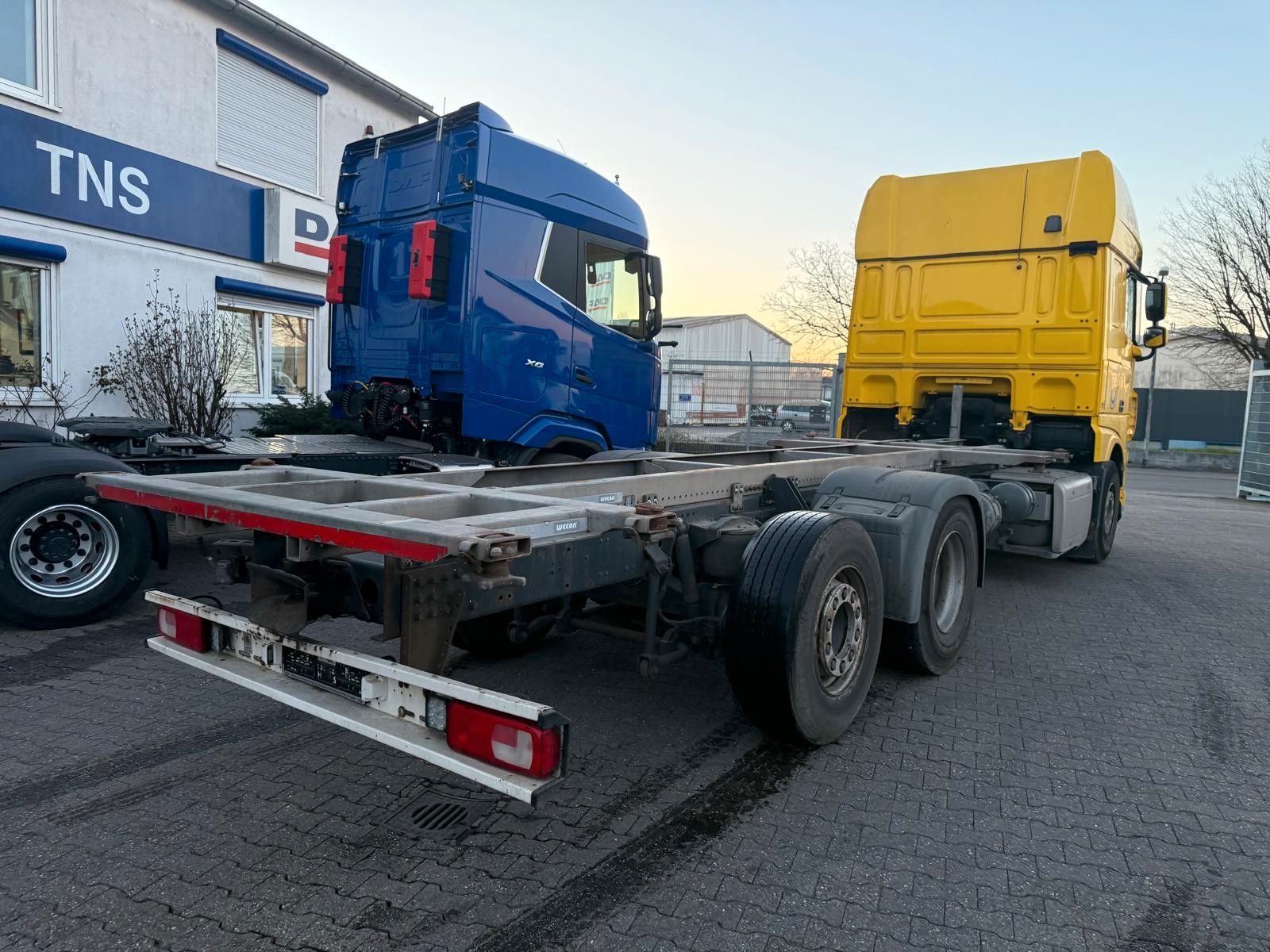 Fahrzeugabbildung DAF XF 106.460 Intarder, Fahrgestell