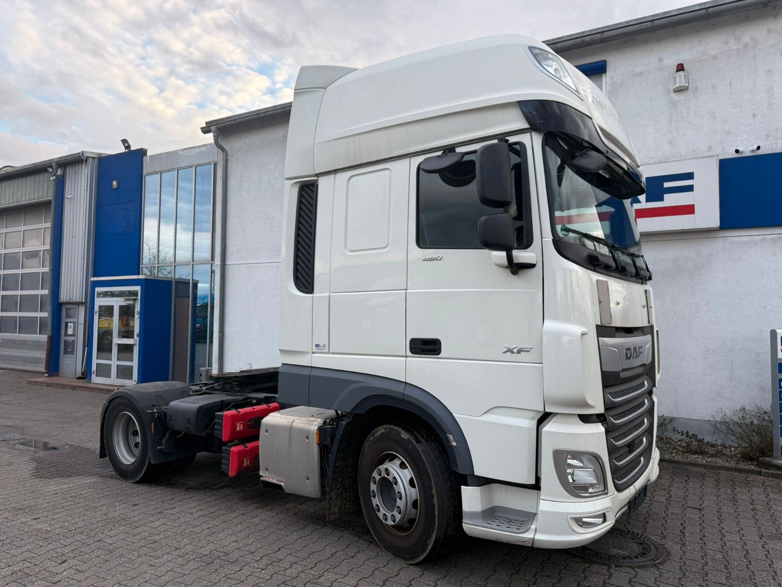 Fahrzeugabbildung DAF XF 106.480, 1. Hand, neue Reifen, Garantie