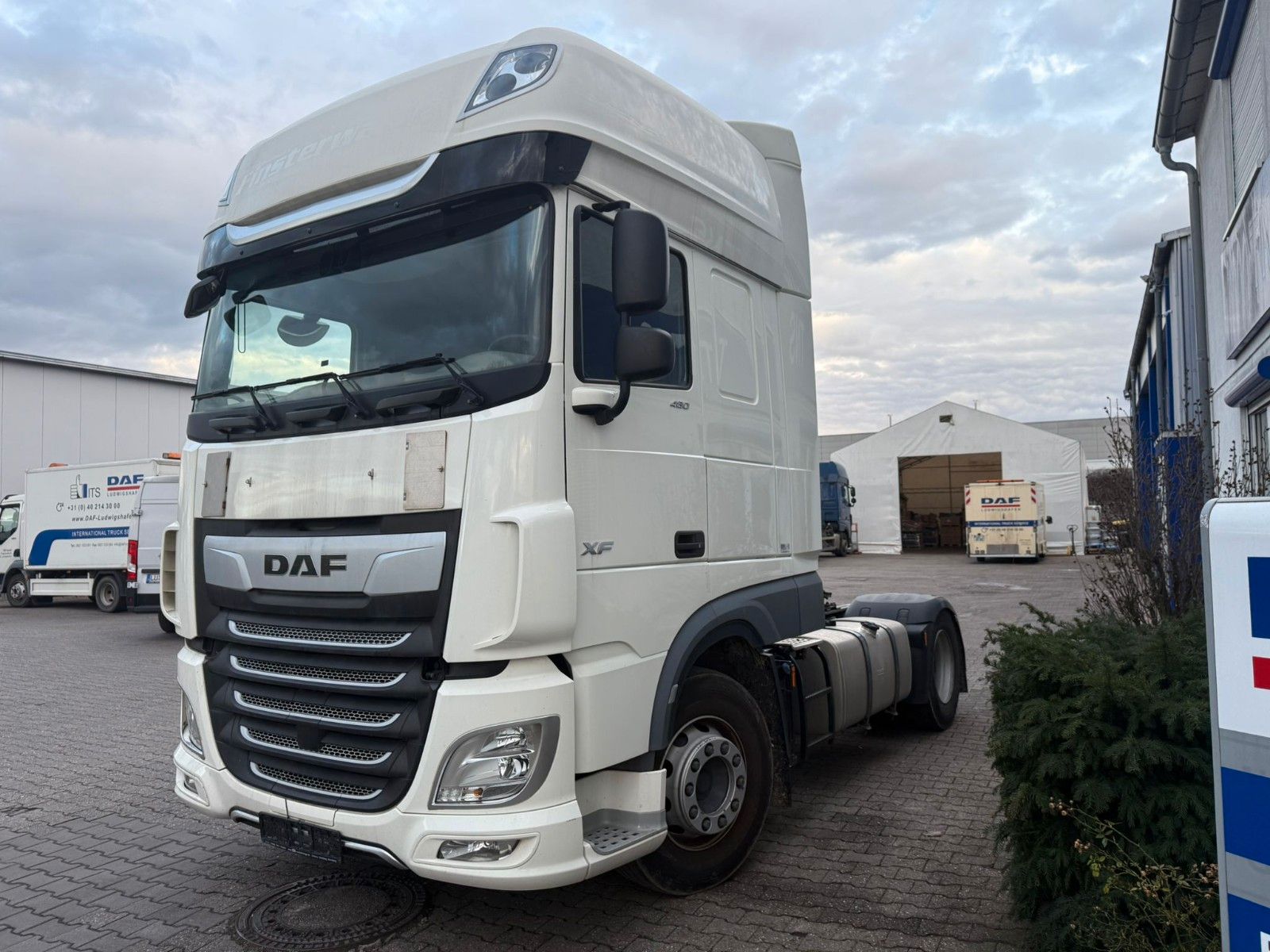 Fahrzeugabbildung DAF XF 106.480, 1. Hand, neue Reifen, Garantie