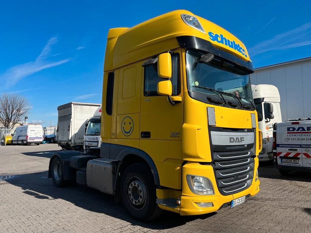 Fahrzeugabbildung DAF XF 106.460, Intarder, 1. Hand