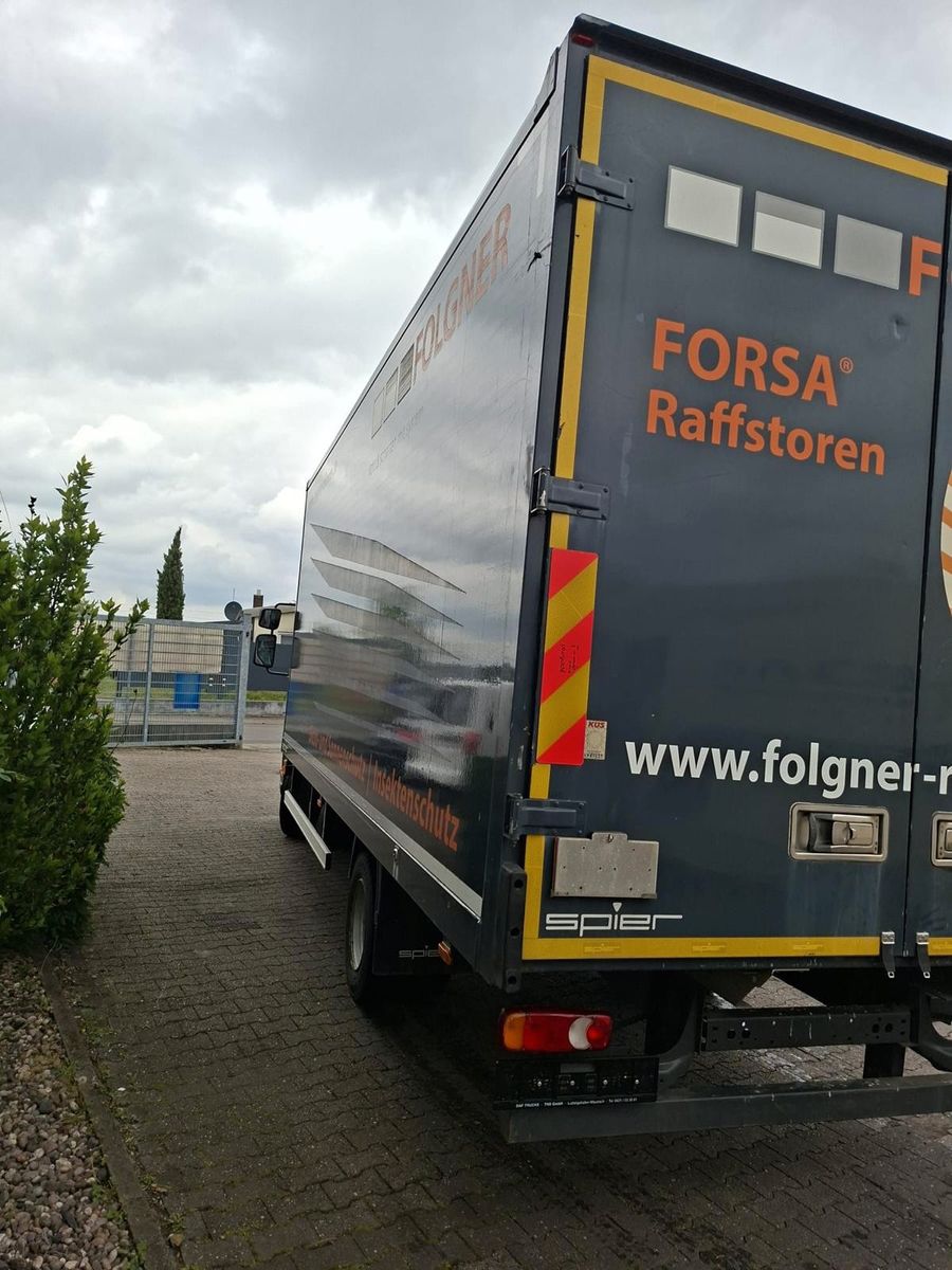 Fahrzeugabbildung DAF LF 210 PS , Schlafkabine, Möbeltransporter