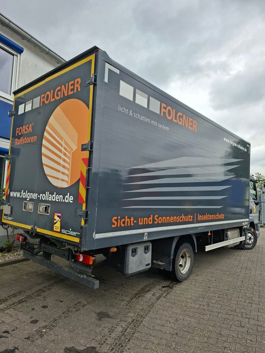 Fahrzeugabbildung DAF LF 210 PS , Schlafkabine, Möbeltransporter