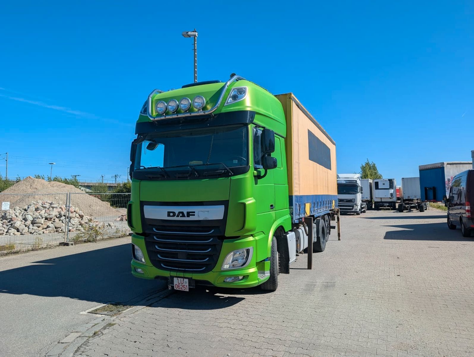 Fahrzeugabbildung DAF XF 106.460 Intarder, Multiwechsler